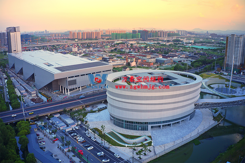 PTFE膜結(jié)構(gòu)膜材是什么材料？PTFE膜結(jié)構(gòu)膜材有哪些性能特點(diǎn)？