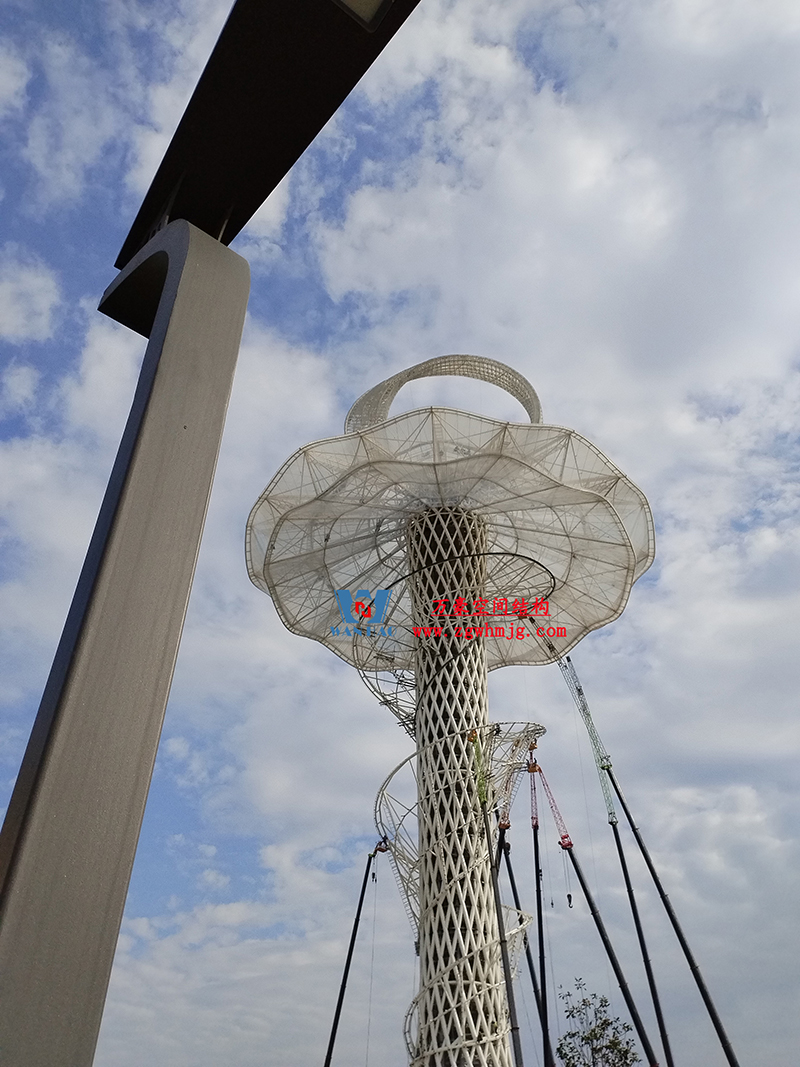 身姿輕盈，造型優(yōu)美的膜結(jié)構(gòu)建筑