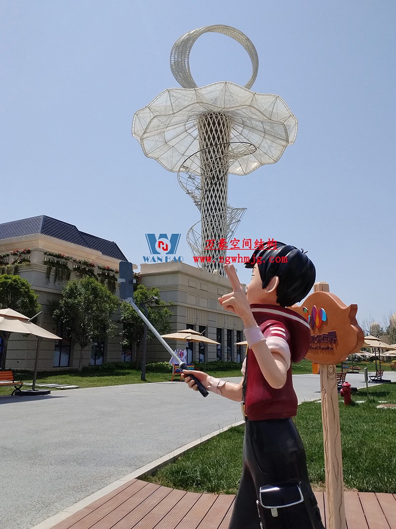 身姿輕盈，造型優(yōu)美的膜結(jié)構(gòu)建筑