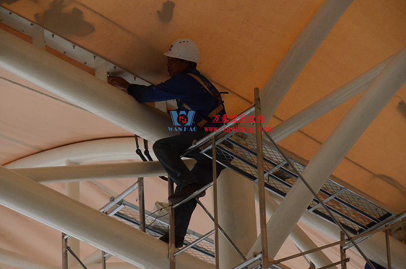 浙江真愛毯業(yè)科技有限公司廠房三屋面膜結(jié)構(gòu)工程完工大吉！