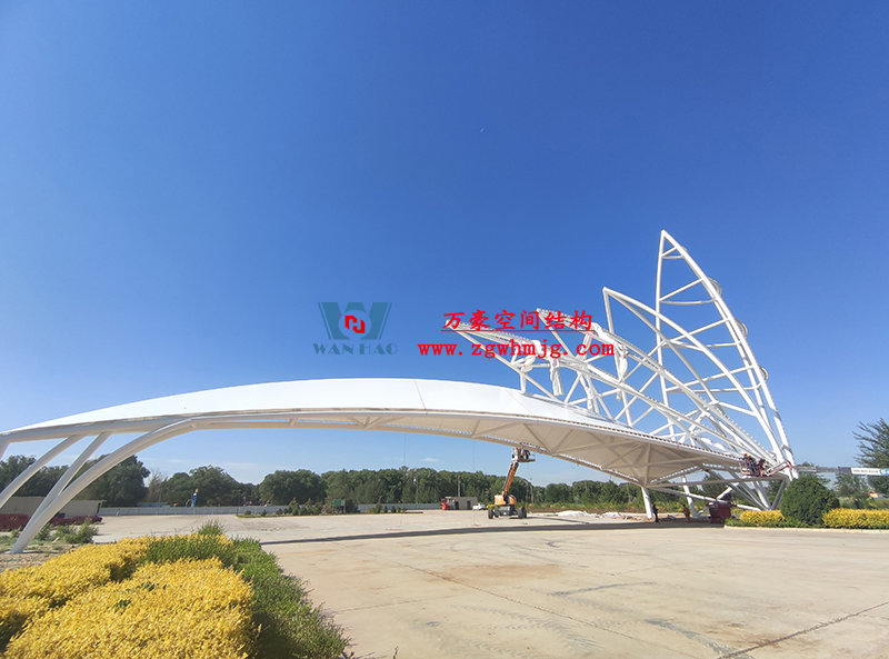 陜西定邊馬蓮灘沙漠公園鋼膜結構工程施工視頻