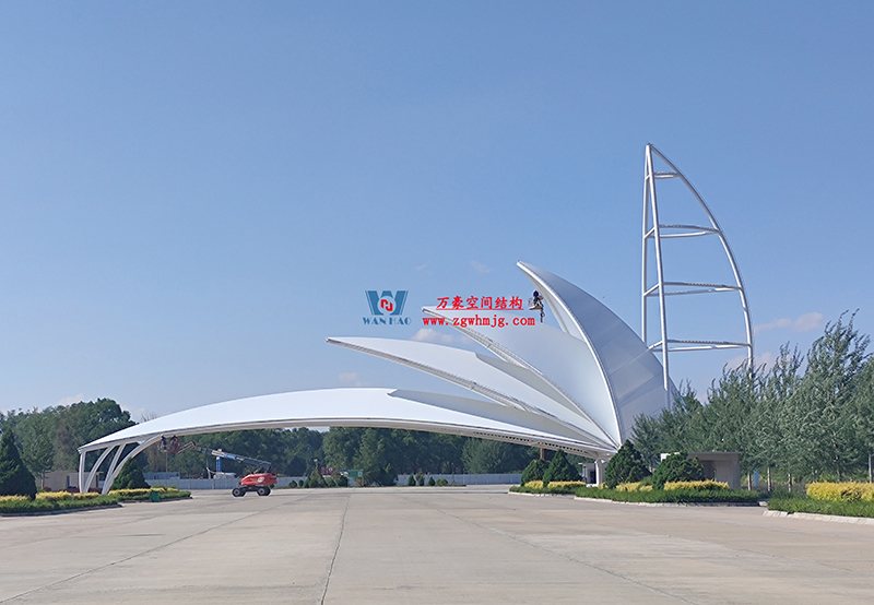 陜西定邊馬蓮灘沙漠公園鋼膜結(jié)構(gòu)工程“奮力快跑”，工程“進(jìn)度條”刷新了!