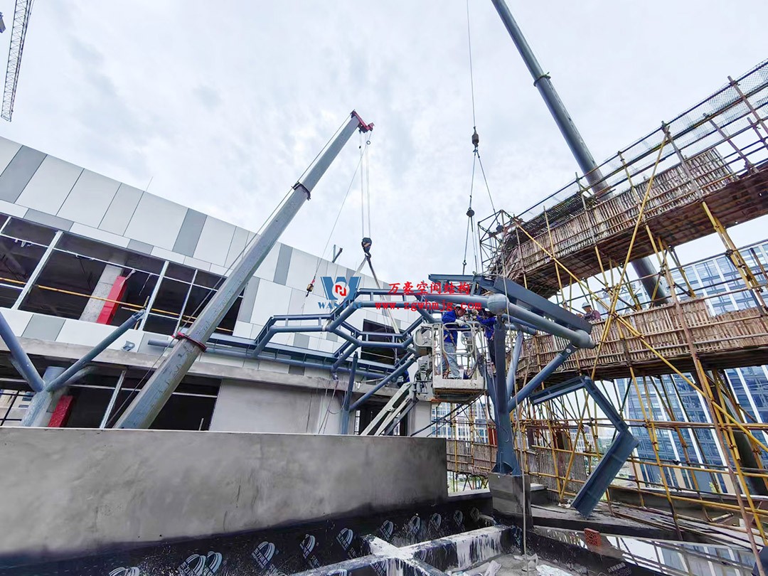 已完工，這個(gè)ETFE氣枕商業(yè)天幕閃亮登場(chǎng)！