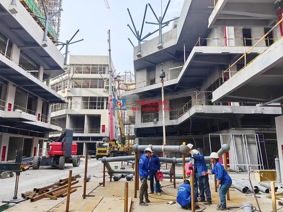 已完工，這個(gè)ETFE氣枕商業(yè)天幕閃亮登場(chǎng)！