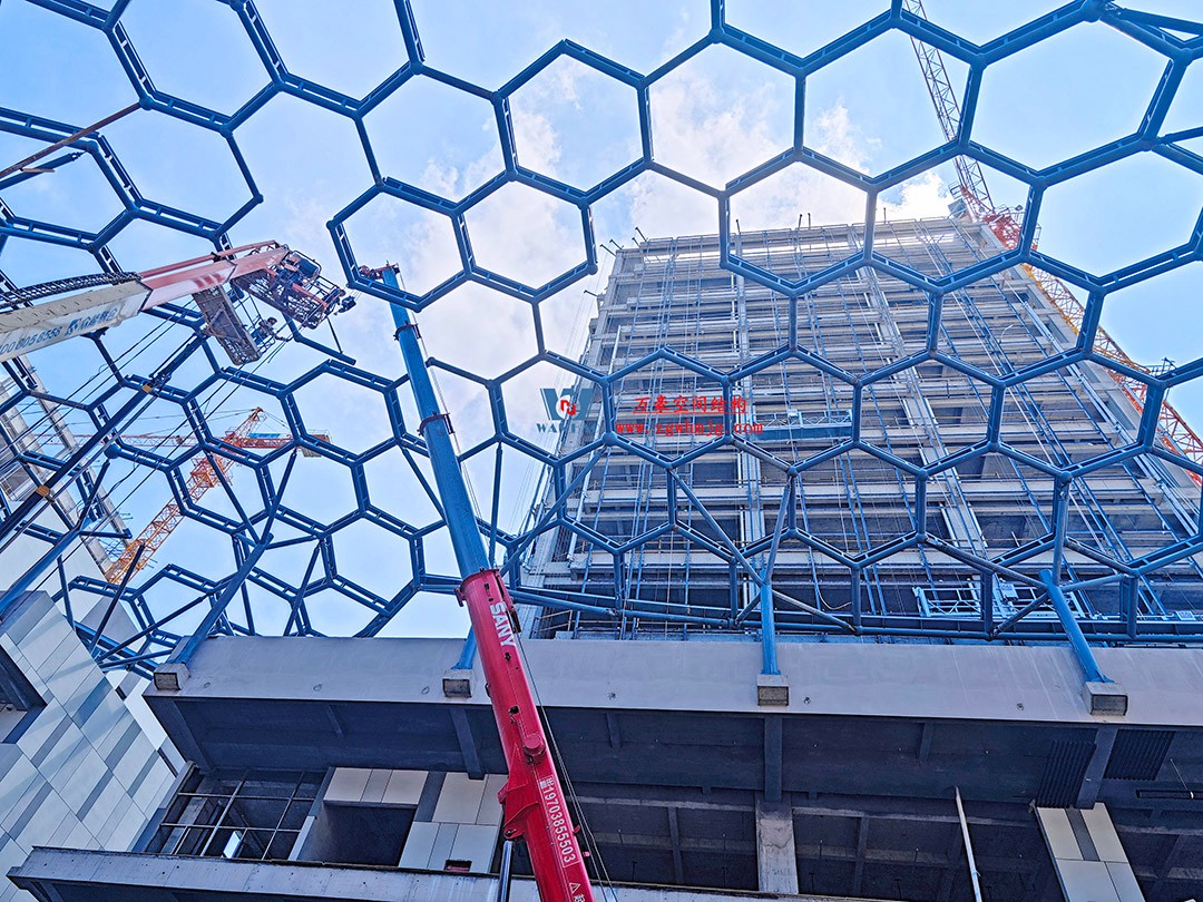 已完工，這個(gè)ETFE氣枕商業(yè)天幕閃亮登場(chǎng)！