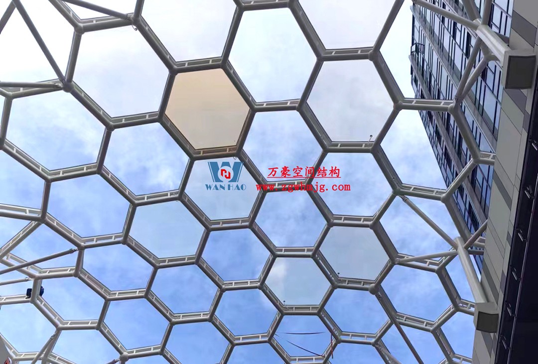 已完工，這個(gè)ETFE氣枕商業(yè)天幕閃亮登場(chǎng)！