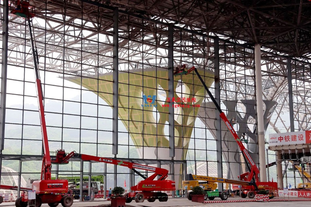 提檔提速，ETFE氣枕膜結(jié)構(gòu)天窗正在火熱施工安裝中