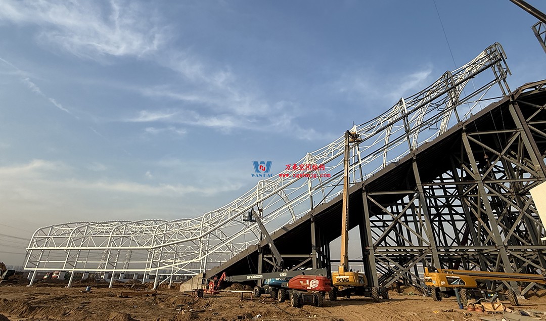 備受青睞的鋼膜結(jié)構(gòu)建筑景觀 備受青睞的鋼膜結(jié)構(gòu)建筑景觀