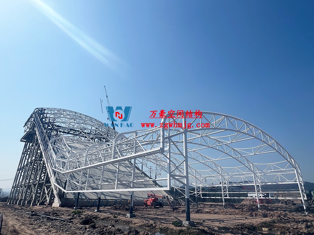 馭風(fēng)逐沙，織就賽道美學(xué)——比亞迪紹興嵊州賽車場干拔沙坡觀景平臺鋼膜結(jié)構(gòu)