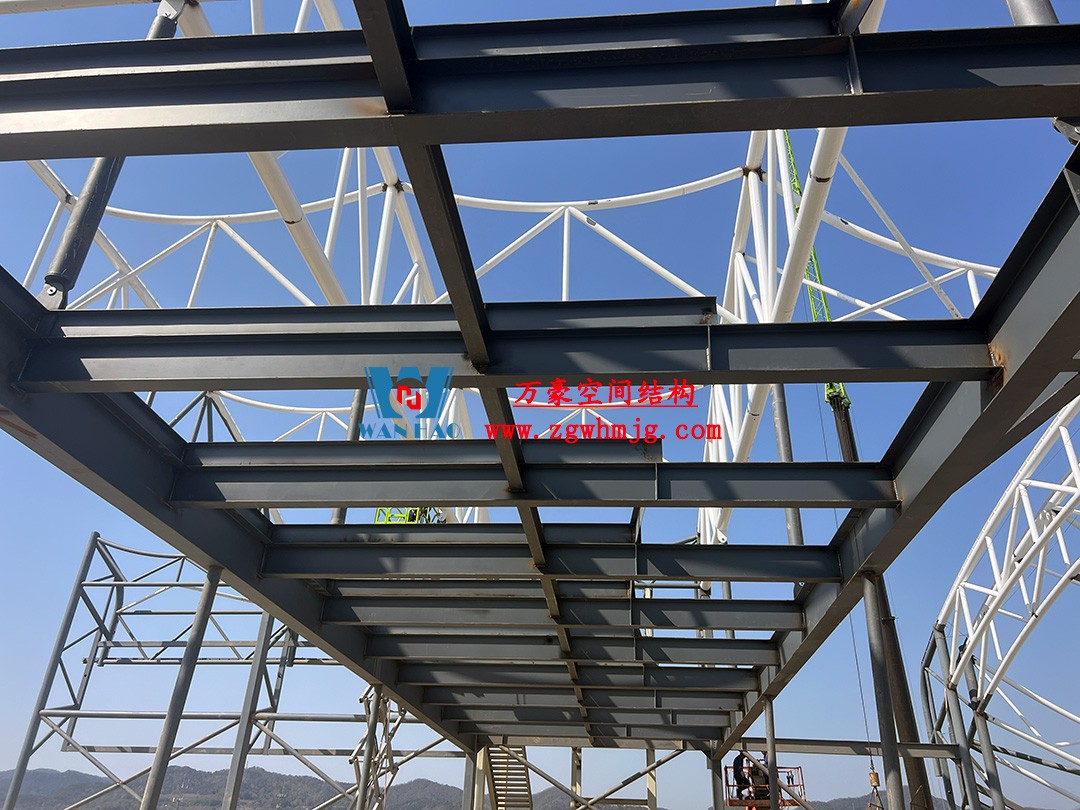 馭風(fēng)逐沙，織就賽道美學(xué)——比亞迪紹興嵊州賽車場干拔沙坡觀景平臺鋼膜結(jié)構(gòu)