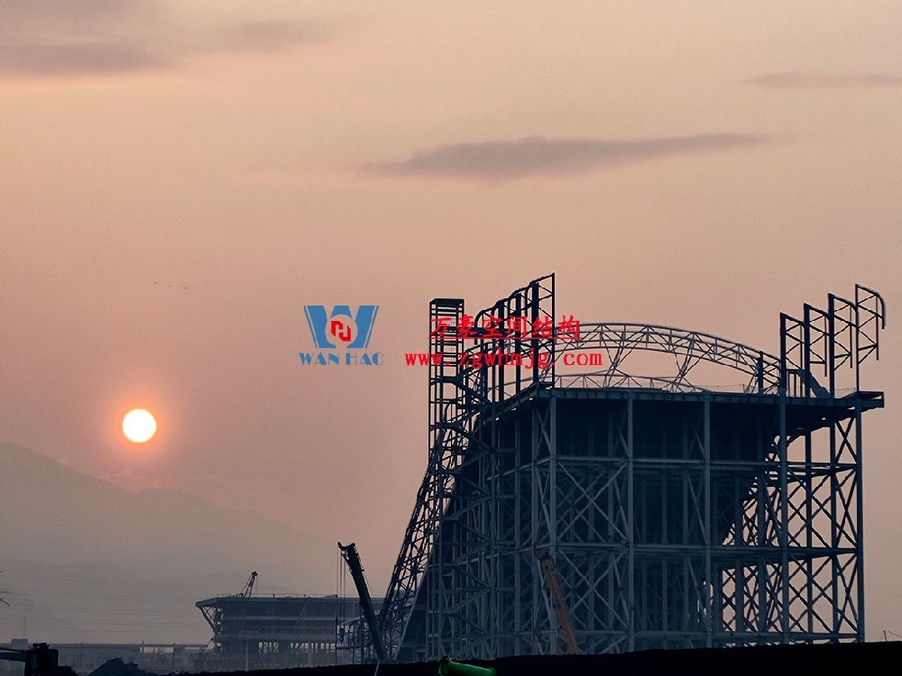 馭風逐沙，織就賽道美學——比亞迪紹興嵊州賽車場干拔沙坡觀景平臺鋼膜結(jié)構(gòu)