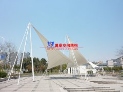 膜結構建筑的連接部位哪些環(huán)節(jié)很重要？需要注意什么問題？